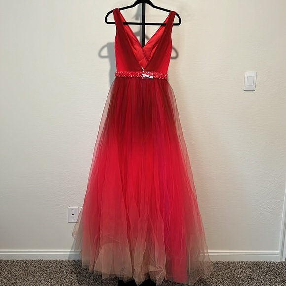 $498 NWT Mac Duggal Ombré Pleated Bust Tulle Dress w/Beaded Belt #20378 (Size 2) - Picture 3 of 12